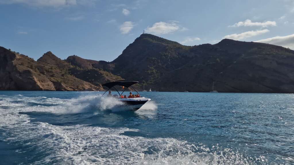 Alquiler de Barcos 16 WhatsApp Image 2025 06 13 at 09.11.01 1